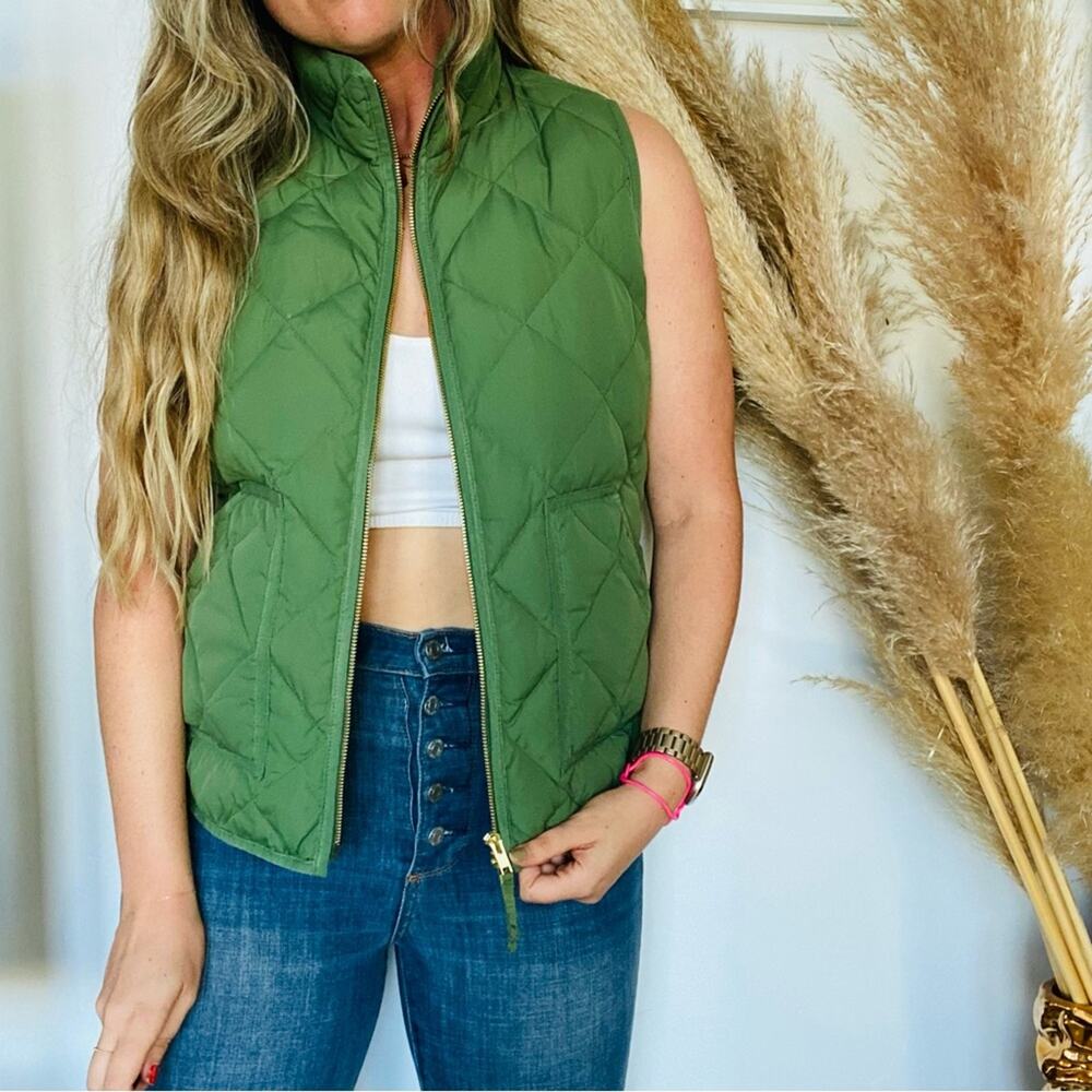 J CREW Olive Green Quilted Puffer Down Gold Zip Vest Jacket Layer Pockets M - Picture 4 of 9